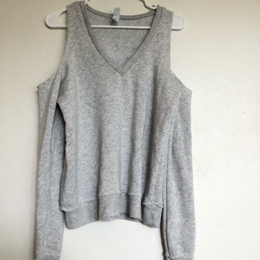 Cold Shoulder Sweatshirt Size M